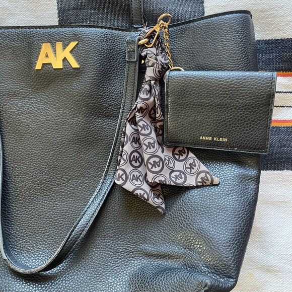 Anne Klein Large Shoulder Bag Tote. Black. Bandana & keychain Wallet. Pleather. - Picture 3 of 16